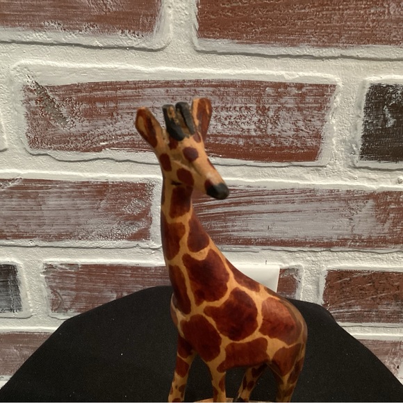 Solid Wood Giraffe - Nicely Detailed - Gently Used - Picture 6 of 8
